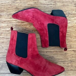 Lot of 6 women’s leather booties